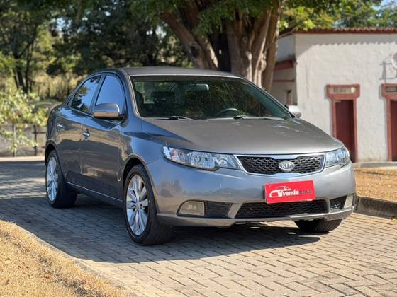 KIA CERATO 1.6 SX3 16V GASOLINA 4P AUTOMÁTICO KIA CERATO 1.6 SX3 16V GASOLINA 4P AUTOMÁTICO